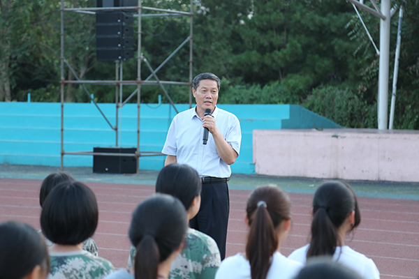 周少华校长为2019级全体新生作培训2.jpg